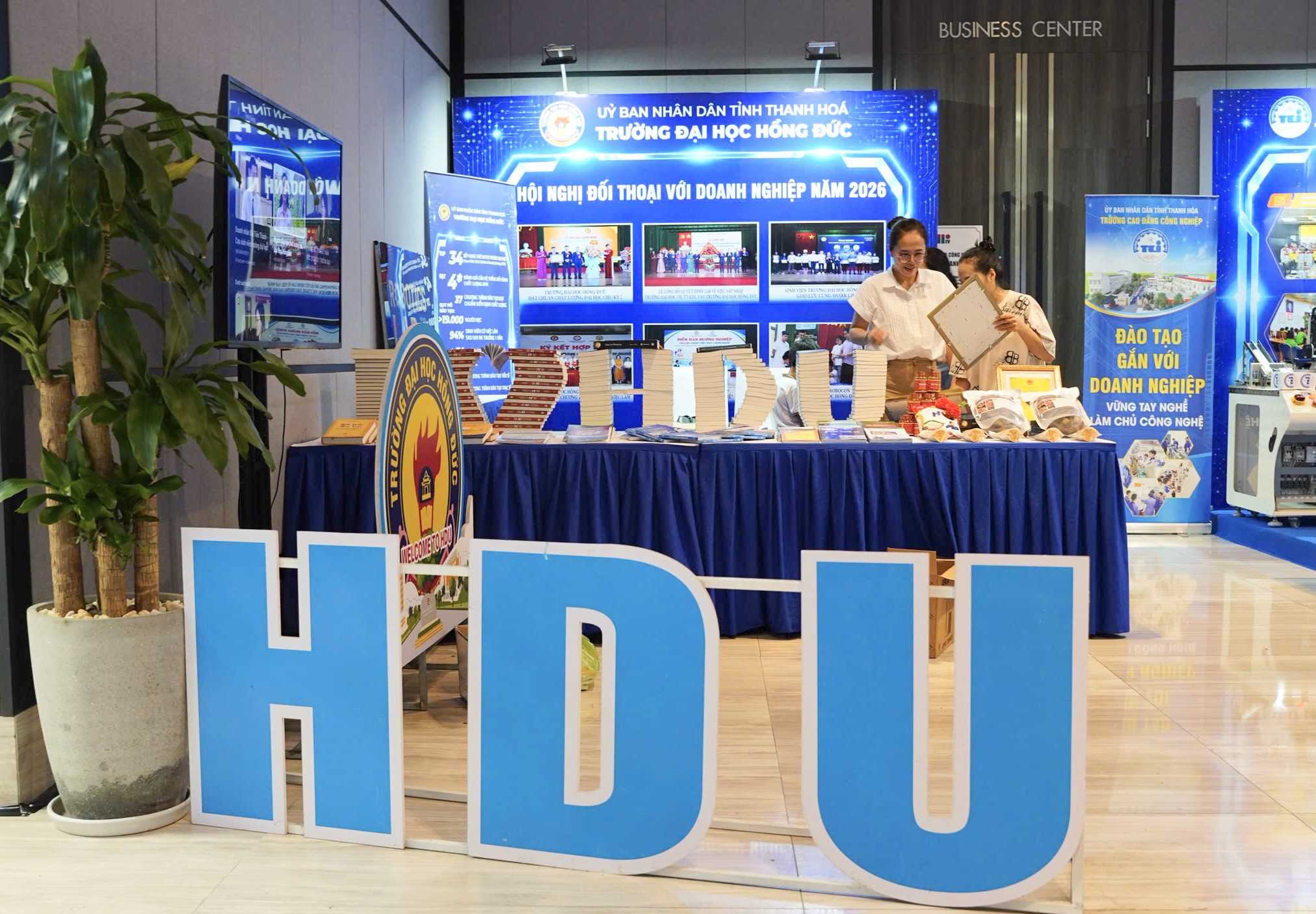Trường Đại học Hồng Đức hoàn tất công tác chuẩn bị tham gia Hội nghị đối thoại với doanh nghiệp năm 2026